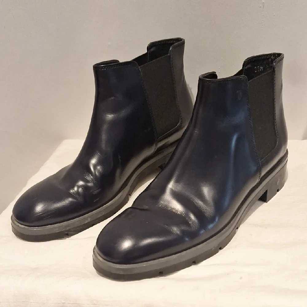 Tod's Black Leather Chelsea Boots Size 39 1/2